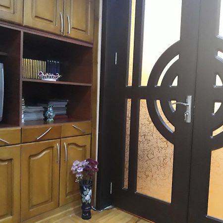 Madona'S House Apartment Batumi Bagian luar foto