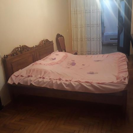 Madona'S House Apartment Batumi Bagian luar foto