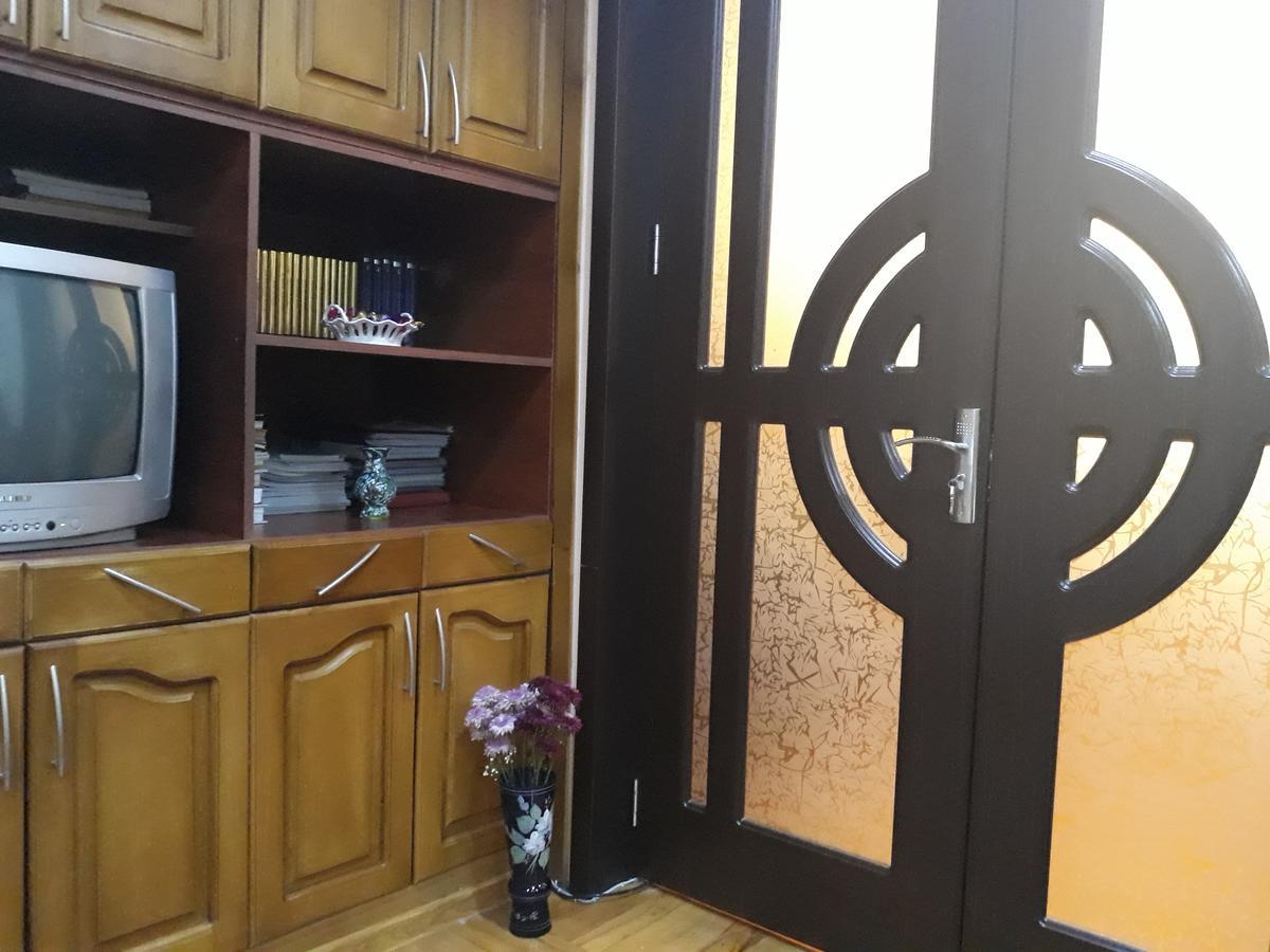 Madona'S House Apartment Batumi Bagian luar foto